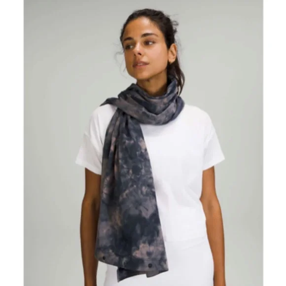 LULULEMON Customizable Snap Scarf OS Diamond Dye Lunar Rock True Navy - Picture 3 of 9